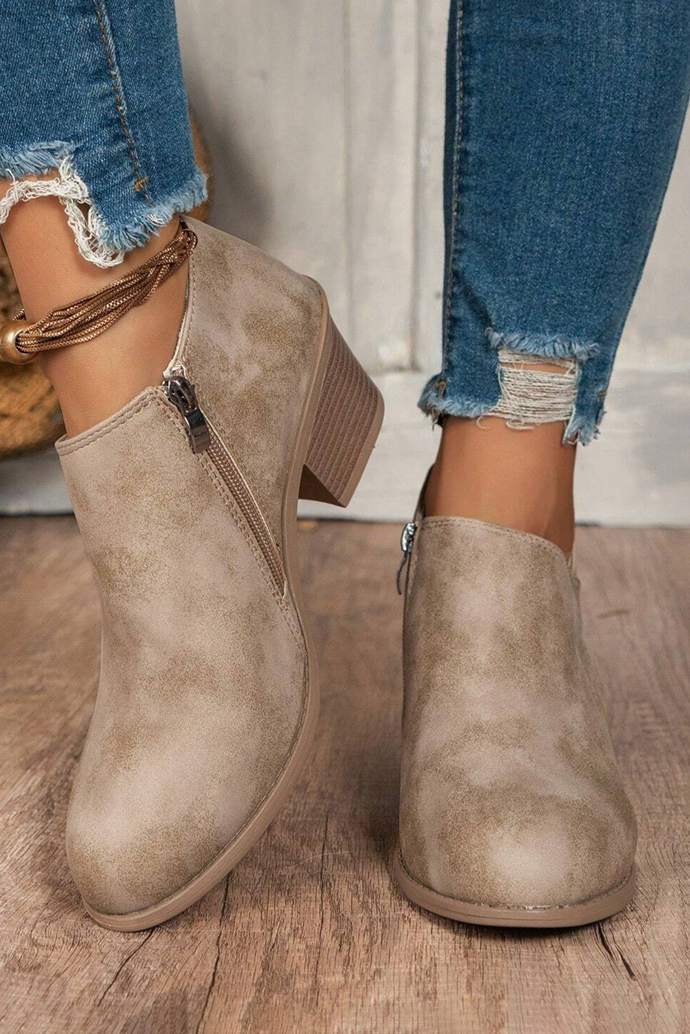 Tulip Cut Suede Ankle Boots – Gray